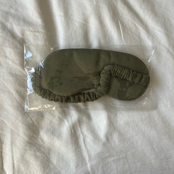 Houseplant Sleep Mask - Picture 4 of 4